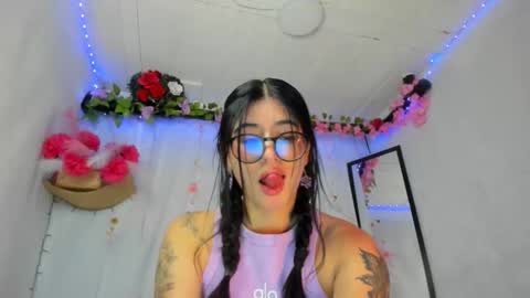 modelo independiente online show from 01/08/26, 12:02