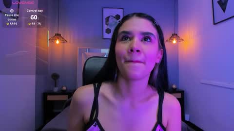 Snapshot of bell_marinny chatting on 12/14/25, 03:01 Bell online show from 12/14/25, 03:01