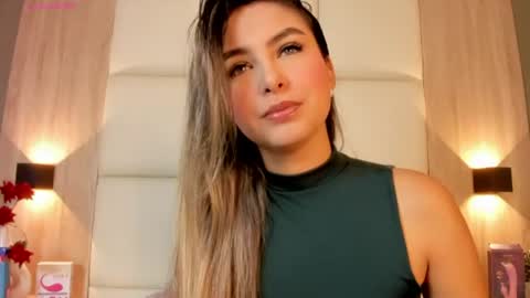 Bella cam online show from 07/11/26, 12:30