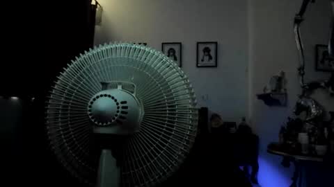 isabella online show from 10/12/25, 08:08