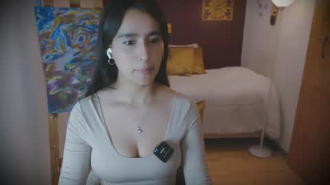 Snapshot of bella_669 chatting on 01/12/26, 12:27 Bella 669 online show from 01/12/26, 12:27
