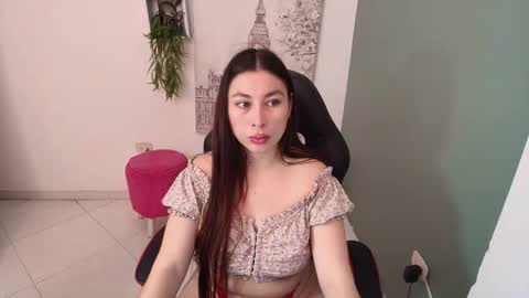 Snapshot of bella_99x chatting on 11/19/25, 11:54 Bel 3 online show from 11/19/25, 11:54