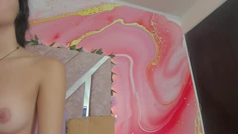 Snapshot of bella__sweets chatting on 01/17/26, 10:42 Melanie online show from 01/17/26, 10:42
