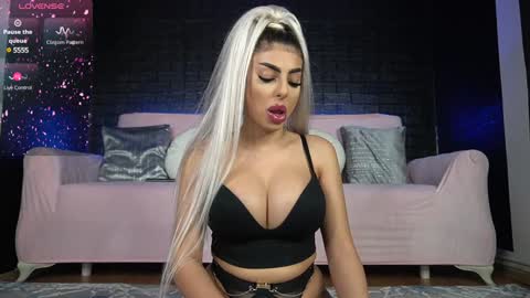 Emma  Bella online show from 01/29/25, 09:07
