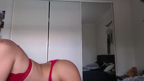 Snapshot of bella_bloom1 chatting on 02/08/26, 01:09 Bella online show from 02/08/26, 01:09
