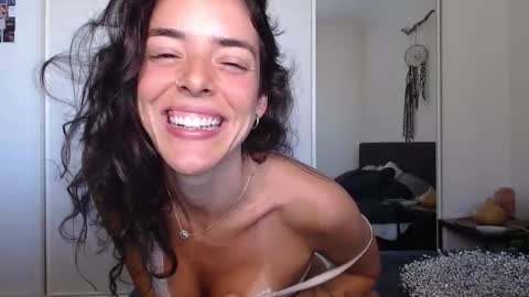 Snapshot of bella_bloom1 chatting on 02/14/26, 11:12 Bella online show from 02/14/26, 11:12