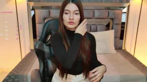 Snapshot of bella_clark2 chatting on 01/15/26, 02:32 Bella online show from 01/15/26, 02:32