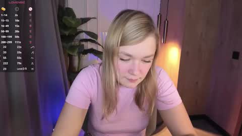 Bella online show from 09/23/25, 10:18