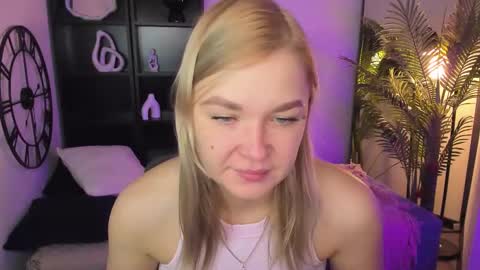 Bella online show from 11/30/25, 09:02