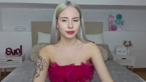 Snapshot of bella_crazyy chatting on 06/10/26, 10:19 Bella online show from 06/10/26, 10:19