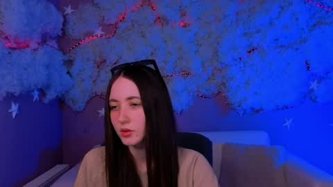 Snapshot of bella_dorn chatting on 04/01/26, 01:01 Bella online show from 04/01/26, 01:01