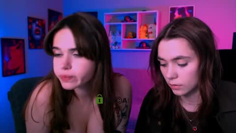 Snapshot of bella_dorn chatting on 05/11/26, 10:10 Bella online show from 05/11/26, 10:10