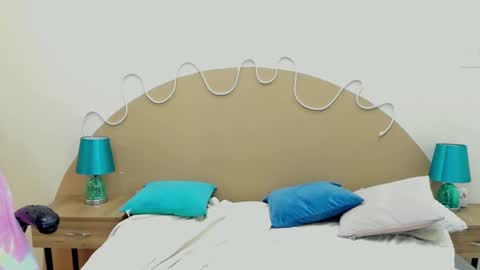 B E L L A  online show from 02/14/25, 01:34