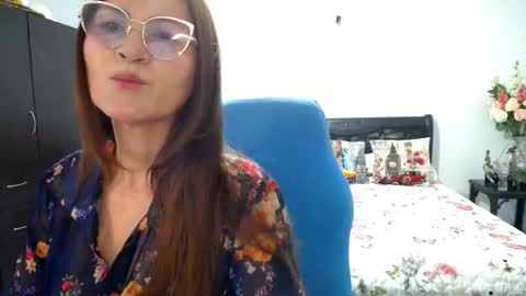 Bella online show from 11/20/25, 12:11