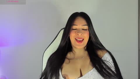 Laura online show from 12/12/24, 01:06