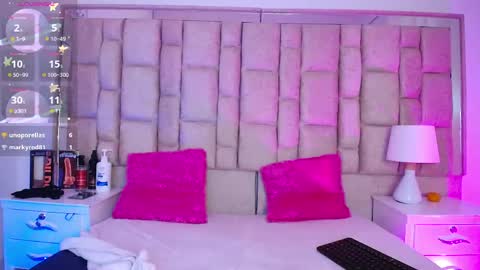 Snapshot of bella_haimi chatting on 05/16/26, 04:20 bella online show from 05/16/26, 04:20