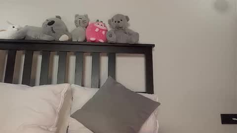 Snapshot of bella_hayes chatting on 11/30/25, 03:54 Bella next stream December 2 at 9pm gmt online show from 11/30/25, 03:54