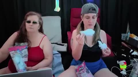 Snapshot of bella_james_1988 chatting on 10/14/25, 04:08 Bella James online show from 10/14/25, 04:08