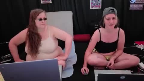 Snapshot of bella_james_1988 chatting on 11/02/25, 04:31 Bella James online show from 11/02/25, 04:31