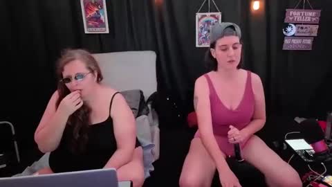 Snapshot of bella_james_1988 chatting on 11/04/25, 10:20 Bella James online show from 11/04/25, 10:20