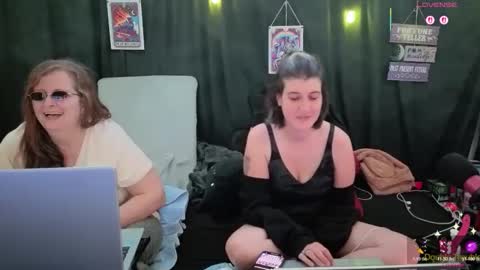 Snapshot of bella_james_1988 chatting on 11/22/25, 05:23 Bella James online show from 11/22/25, 05:23