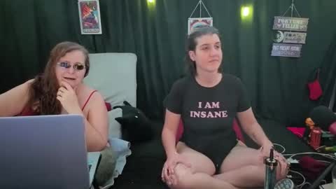 Snapshot of bella_james_1988 chatting on 11/25/25, 05:46 Bella James online show from 11/25/25, 05:46