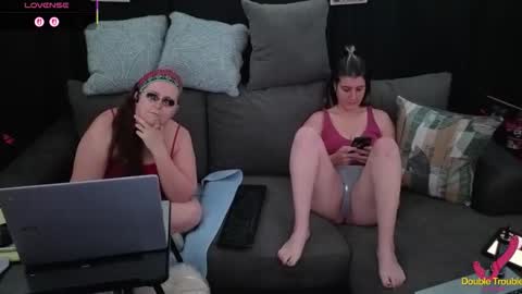 Snapshot of bella_james_1988 chatting on 12/17/25, 05:08 Bella James online show from 12/17/25, 05:08