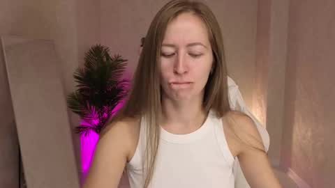 bella_li__ online show from 09/11/25, 03:17