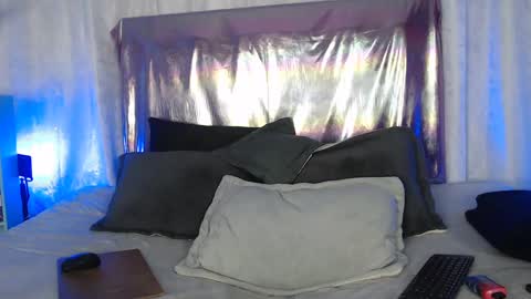 Snapshot of bella_lr chatting on 09/30/25, 02:16 Valentina online show from 09/30/25, 02:16