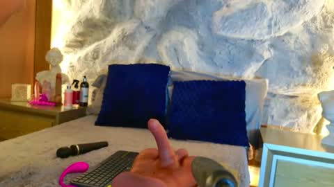  BELLA  online show from 07/25/26, 10:07