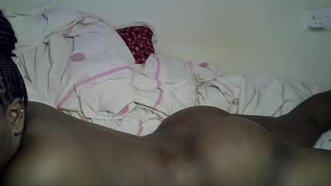 Snapshot of bella_noire1 chatting on 06/05/26, 06:52 bella_noire1 online show from 06/05/26, 06:52