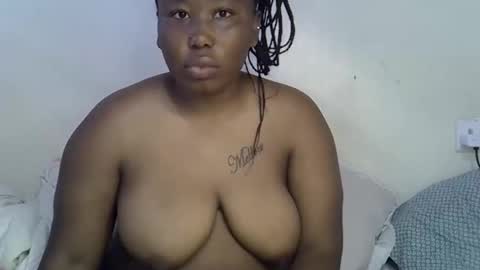 Snapshot of bella_noire1 chatting on 06/08/26, 05:41 bella_noire1 online show from 06/08/26, 05:41