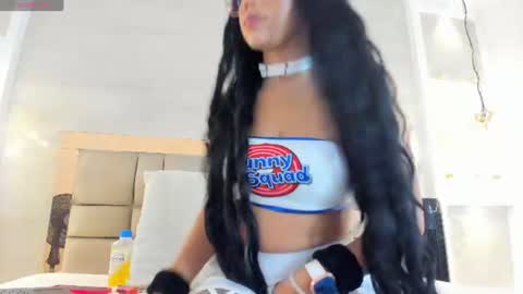 Snapshot of bella_novoa chatting on 06/12/26, 03:05 BELLA online show from 06/12/26, 03:05
