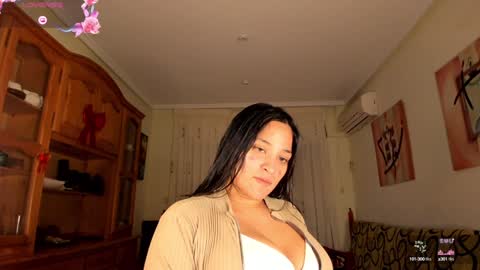 bella_pocahontas3 online show from 01/08/25, 10:06