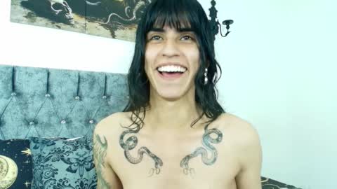 Snapshot of bella_poisonous chatting on 11/16/25, 12:05 Bella online show from 11/16/25, 12:05