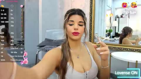 bella_posh online show from 10/13/25, 08:03