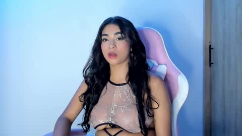 bella_ricci_ online show from 03/06/25, 06:41