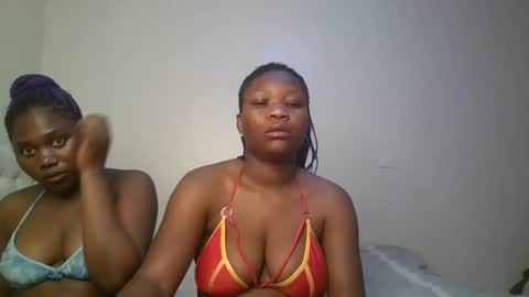 Snapshot of bella_rose3 chatting on 09/09/25, 09:25 bella online show from 09/09/25, 09:25