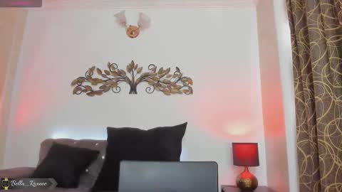 Snapshot of bella_roxe chatting on 12/15/25, 04:22 Bella roxe online show from 12/15/25, 04:22
