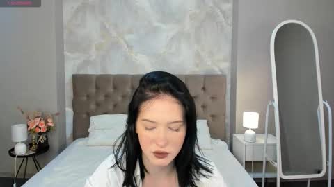 Bella online show from 09/09/25, 09:09