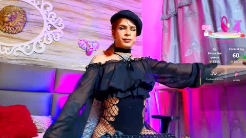 Snapshot of bella_salvatore chatting on 09/28/25, 05:51     online show from 09/28/25, 05:51