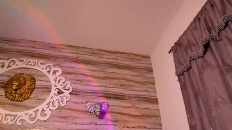 Snapshot of bella_salvatore chatting on 10/04/25, 02:37     online show from 10/04/25, 02:37