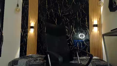     online show from 06/17/26, 08:32
