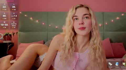 Bella NEW ROOM online show from 05/08/26, 01:33