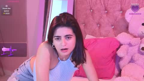 bella_thixx online show from 10/25/25, 06:21