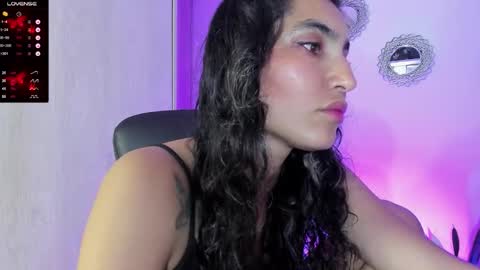 Snapshot of bella_thorne3 chatting on 11/19/25, 11:16 Bella online show from 11/19/25, 11:16