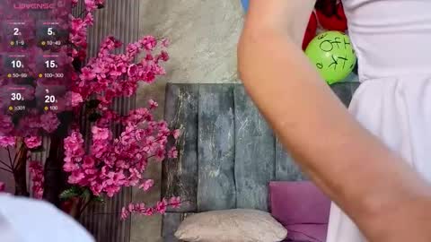 Bella online show from 11/26/25, 08:26