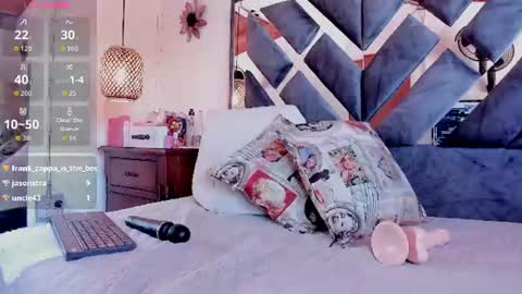 bella_volup online show from 07/28/26, 04:39
