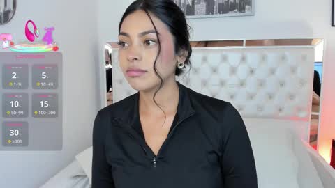 Snapshot of bellaa__jones chatting on 01/08/26, 12:29 Bella online show from 01/08/26, 12:29