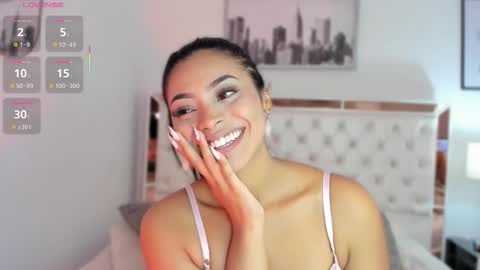 Snapshot of bellaa__jones chatting on 02/06/26, 12:52 Bella online show from 02/06/26, 12:52